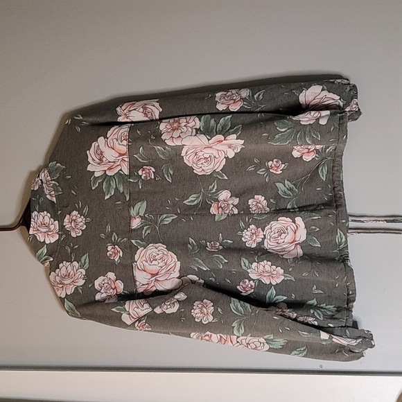 Maurices Small 3/4 floral zip up - Picture 5 of 5